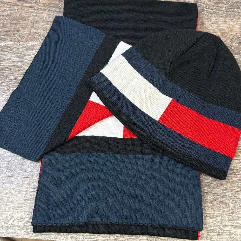 Tommy Hilfiger Reversible Knit Beanie & Scarf Set Black Red Logo Flag Hat OS